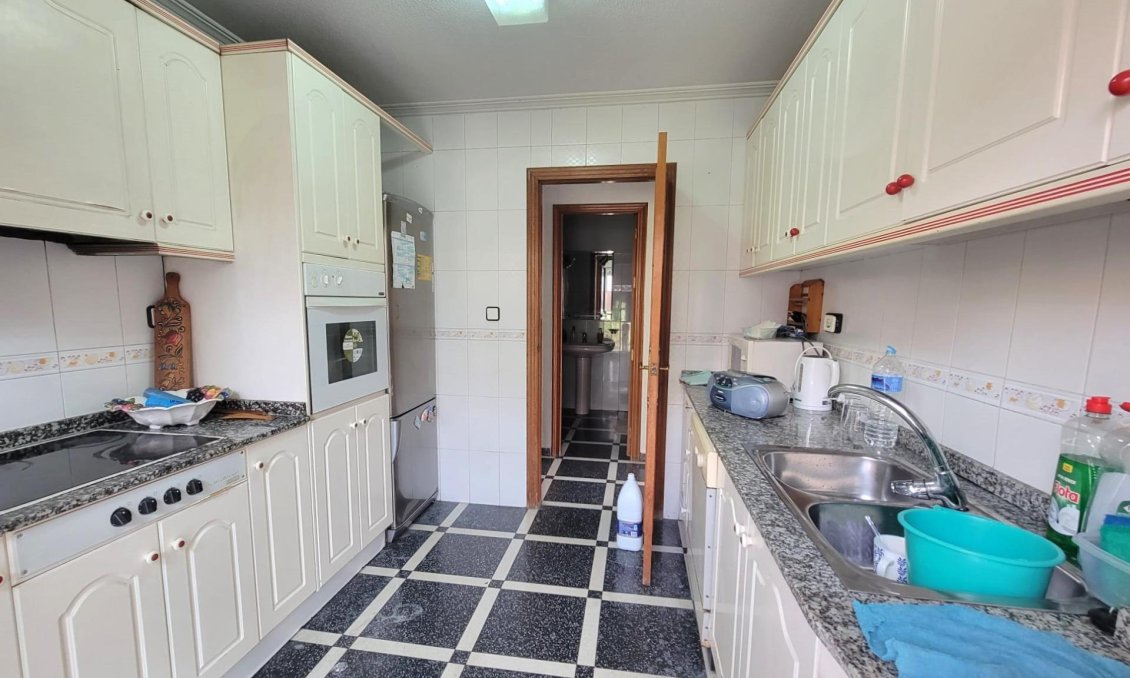 Segunda mano - Apartamento -
Torrevieja - Centro