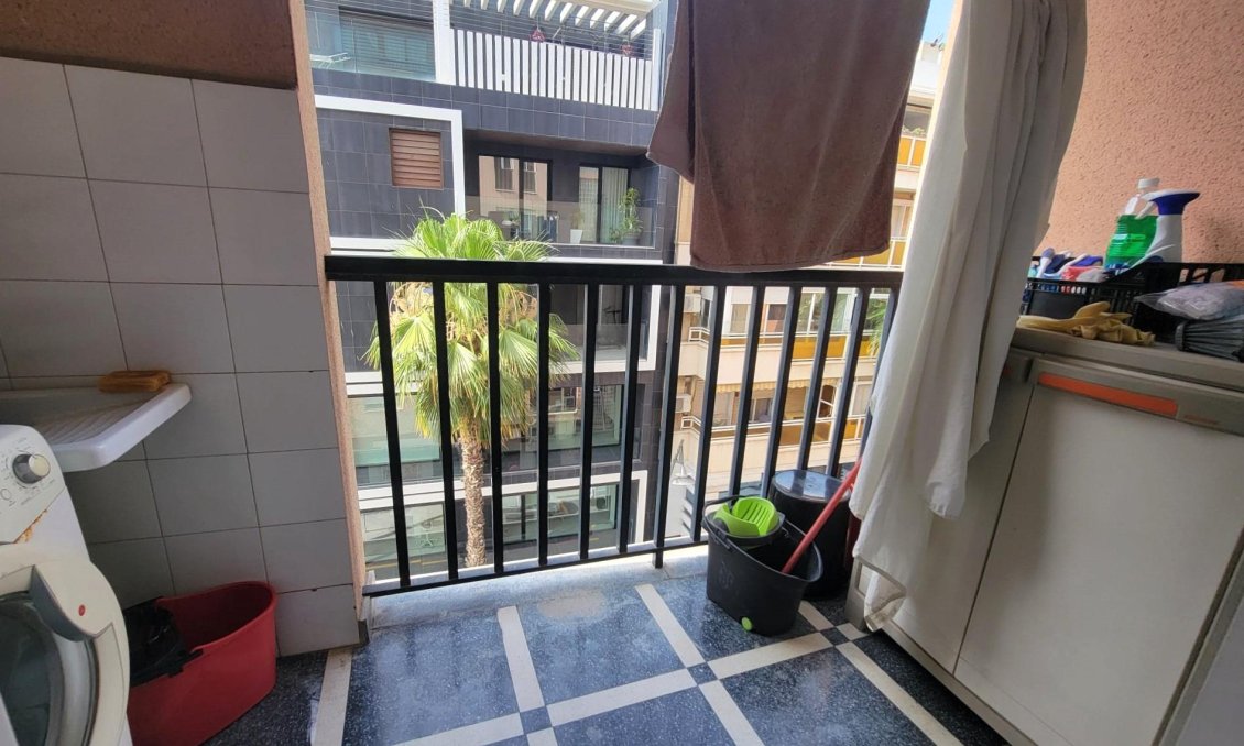 Segunda mano - Apartamento -
Torrevieja - Centro