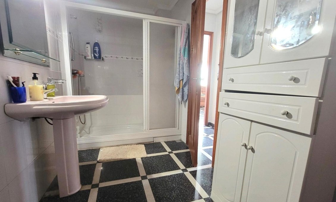 Segunda mano - Apartamento -
Torrevieja - Centro