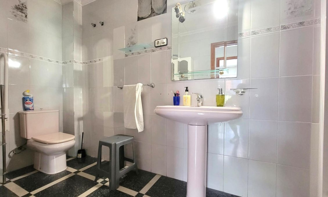 Segunda mano - Apartamento -
Torrevieja - Centro