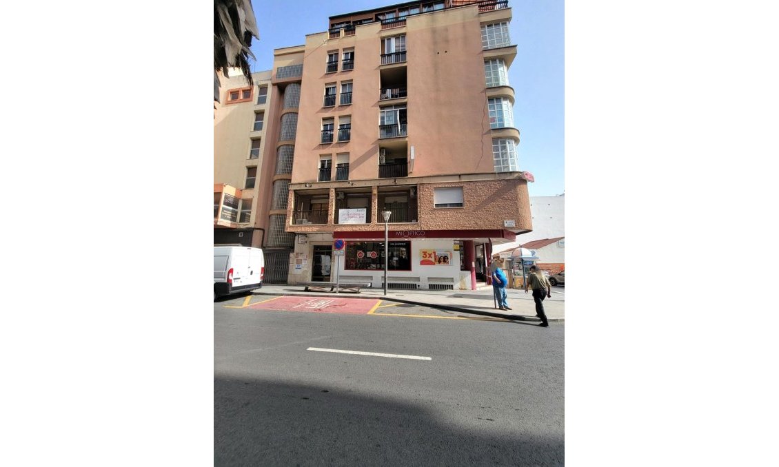 Segunda mano - Apartamento -
Torrevieja - Centro