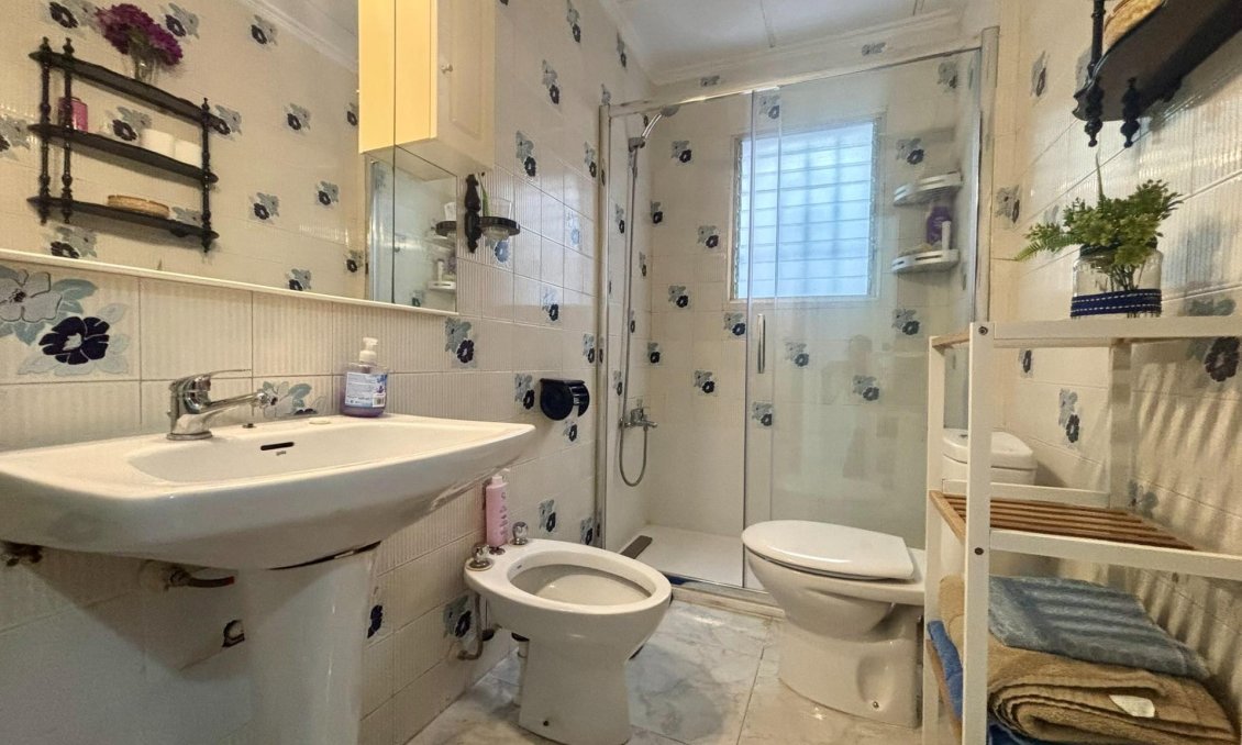 Resale - Apartment -
Torrevieja