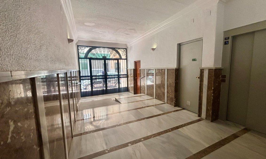 Resale - Apartment -
Torrevieja