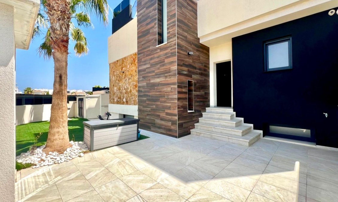 Wiederverkauf - Villa -
Orihuela Costa - Lomas de Cabo Roig