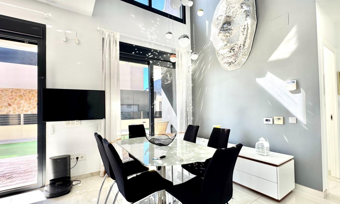 Wiederverkauf - Villa -
Orihuela Costa - Lomas de Cabo Roig