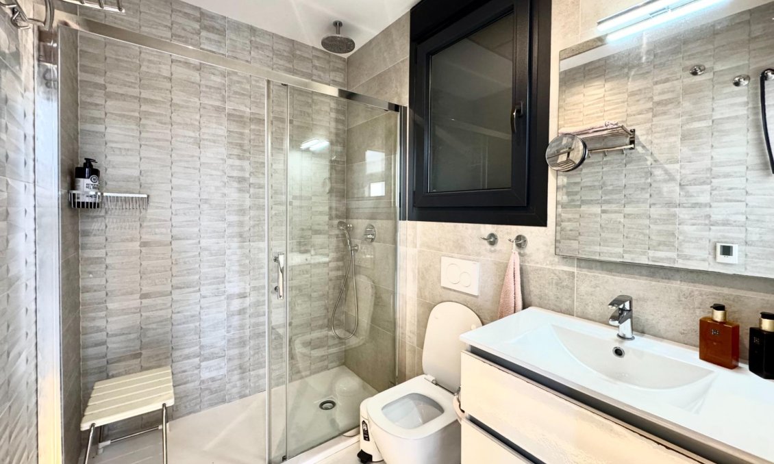 Wiederverkauf - Villa -
Orihuela Costa - Lomas de Cabo Roig