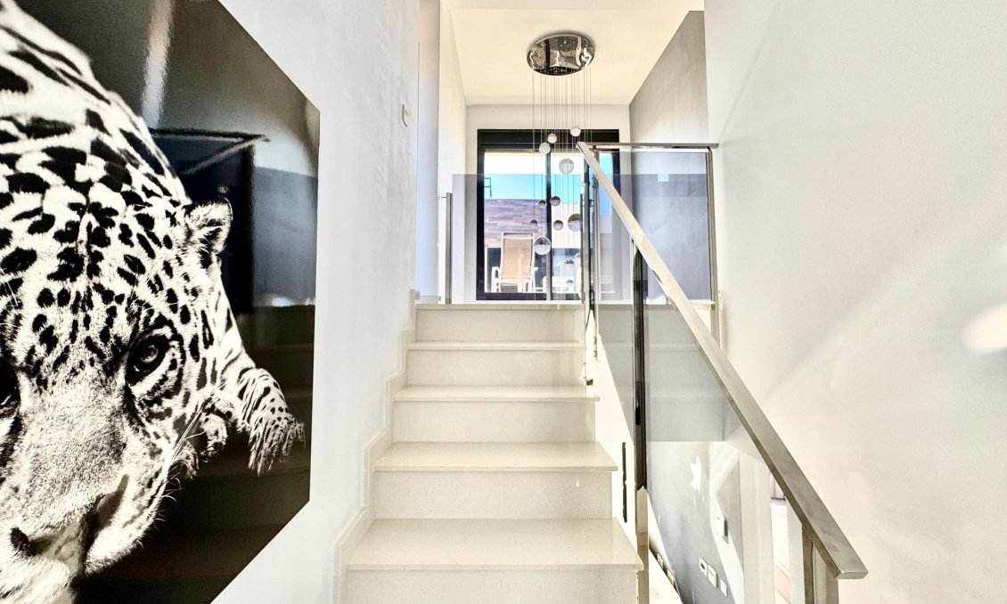 Wiederverkauf - Villa -
Orihuela Costa - Lomas de Cabo Roig