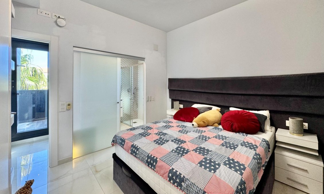 Wiederverkauf - Villa -
Orihuela Costa - Lomas de Cabo Roig