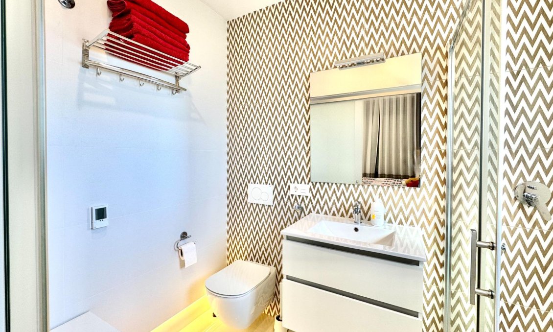 Wiederverkauf - Villa -
Orihuela Costa - Lomas de Cabo Roig