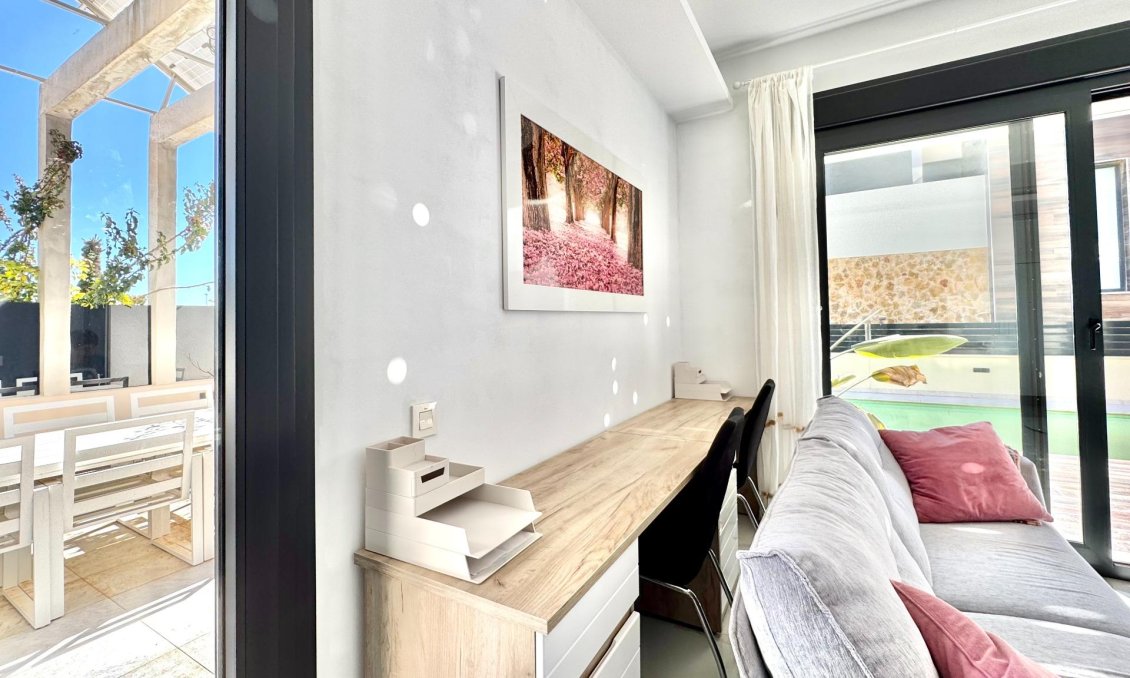 Wiederverkauf - Villa -
Orihuela Costa - Lomas de Cabo Roig