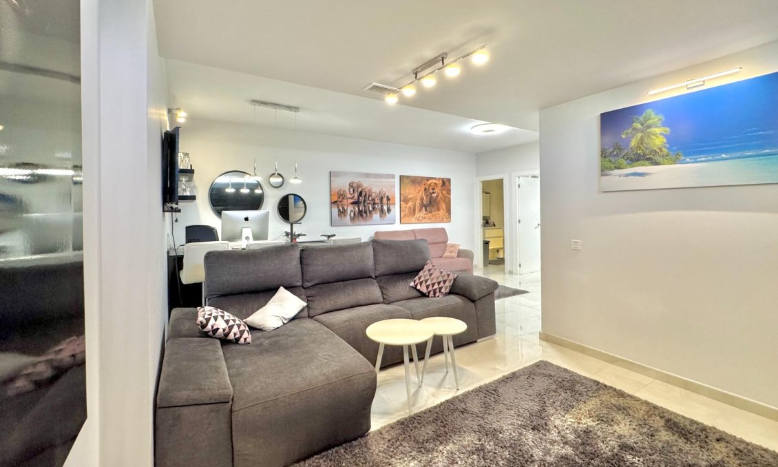 Wiederverkauf - Villa -
Orihuela Costa - Lomas de Cabo Roig