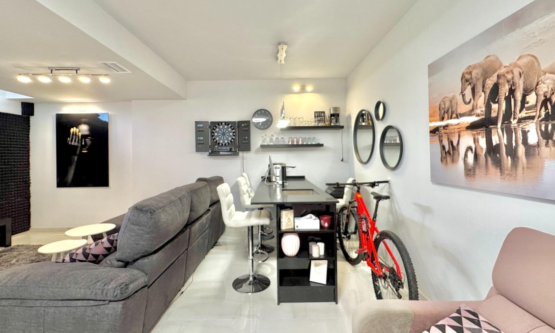 Wiederverkauf - Villa -
Orihuela Costa - Lomas de Cabo Roig