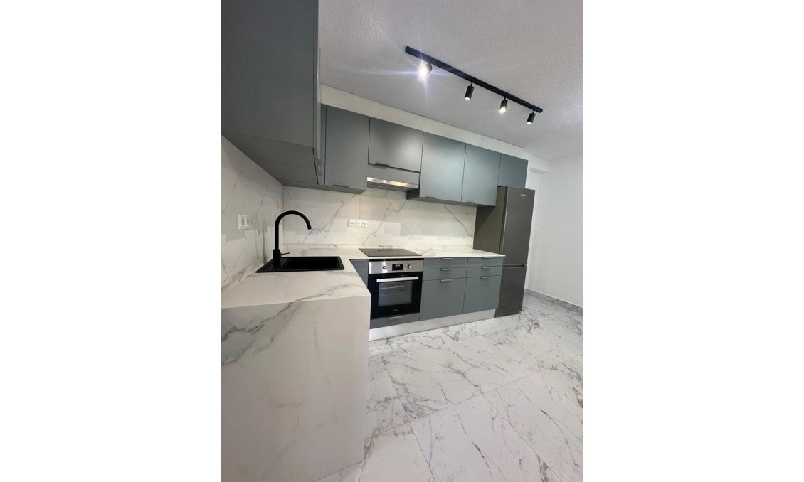 Használt Ingatlanok - Apartman -
Torrevieja - La Veleta