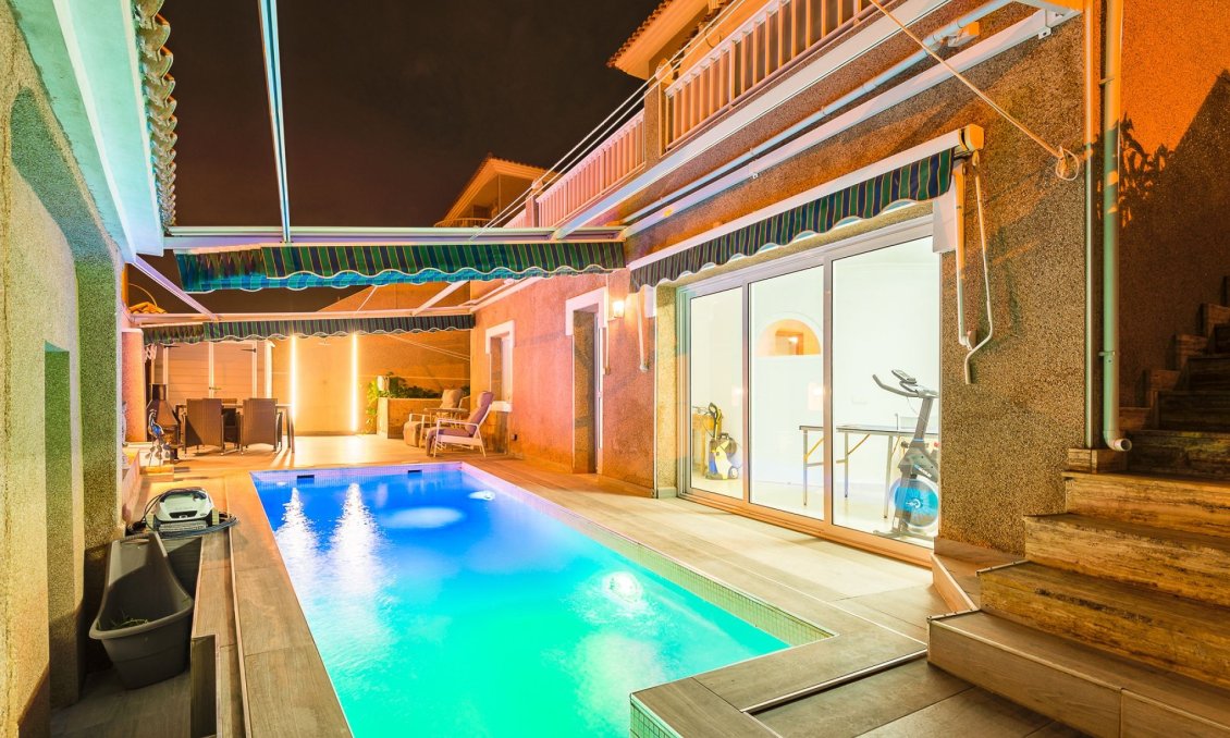 Használt Ingatlanok - Villa -
Torrevieja - Costa Blanca