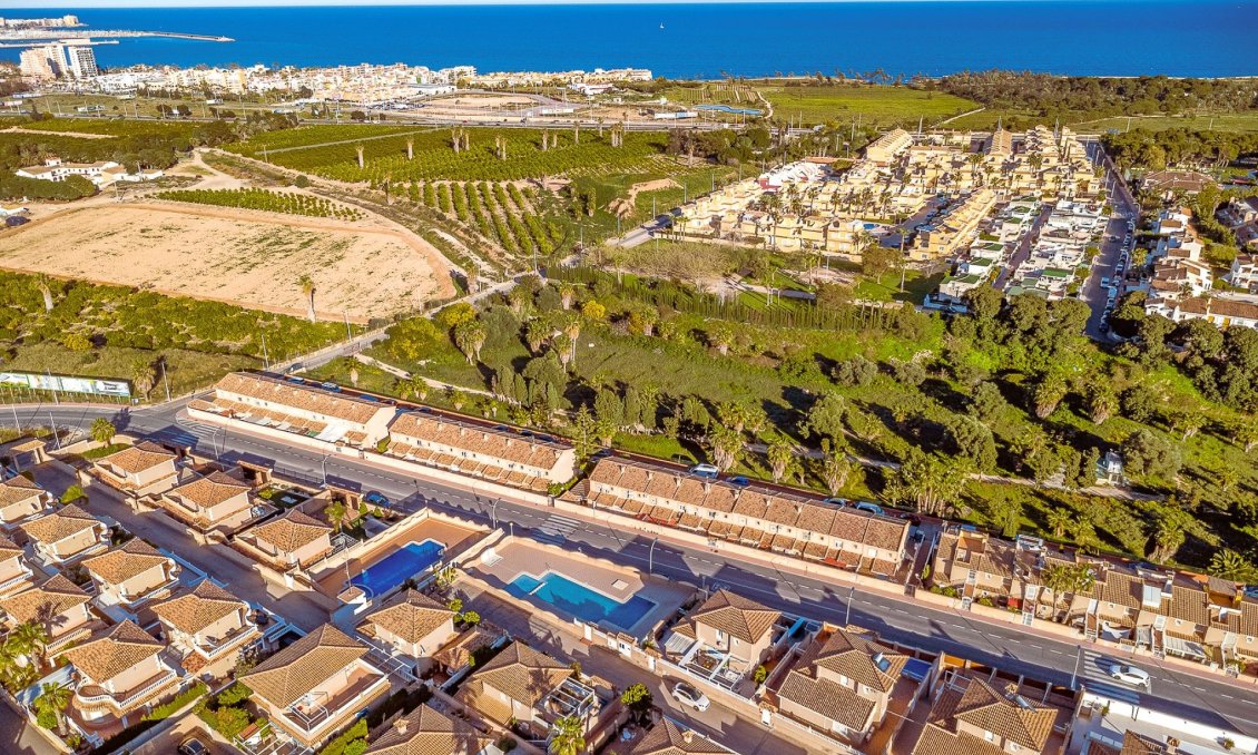 Használt Ingatlanok - Villa -
Torrevieja - Costa Blanca