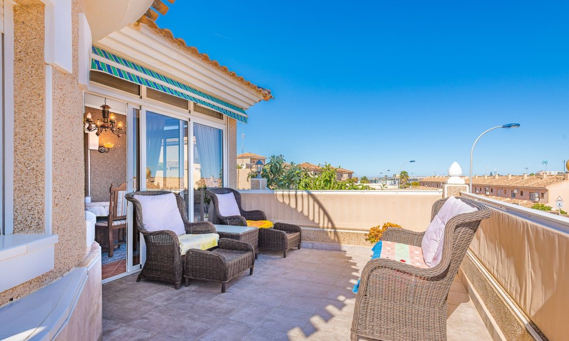 Használt Ingatlanok - Villa -
Torrevieja - Costa Blanca