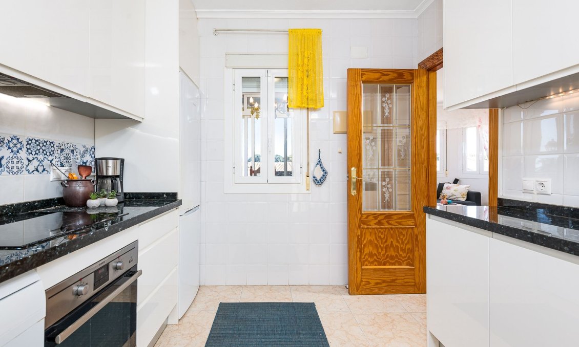 Használt Ingatlanok - Villa -
Torrevieja - Costa Blanca