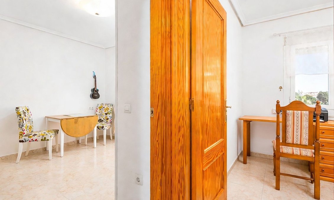 Használt Ingatlanok - Villa -
Torrevieja - Costa Blanca