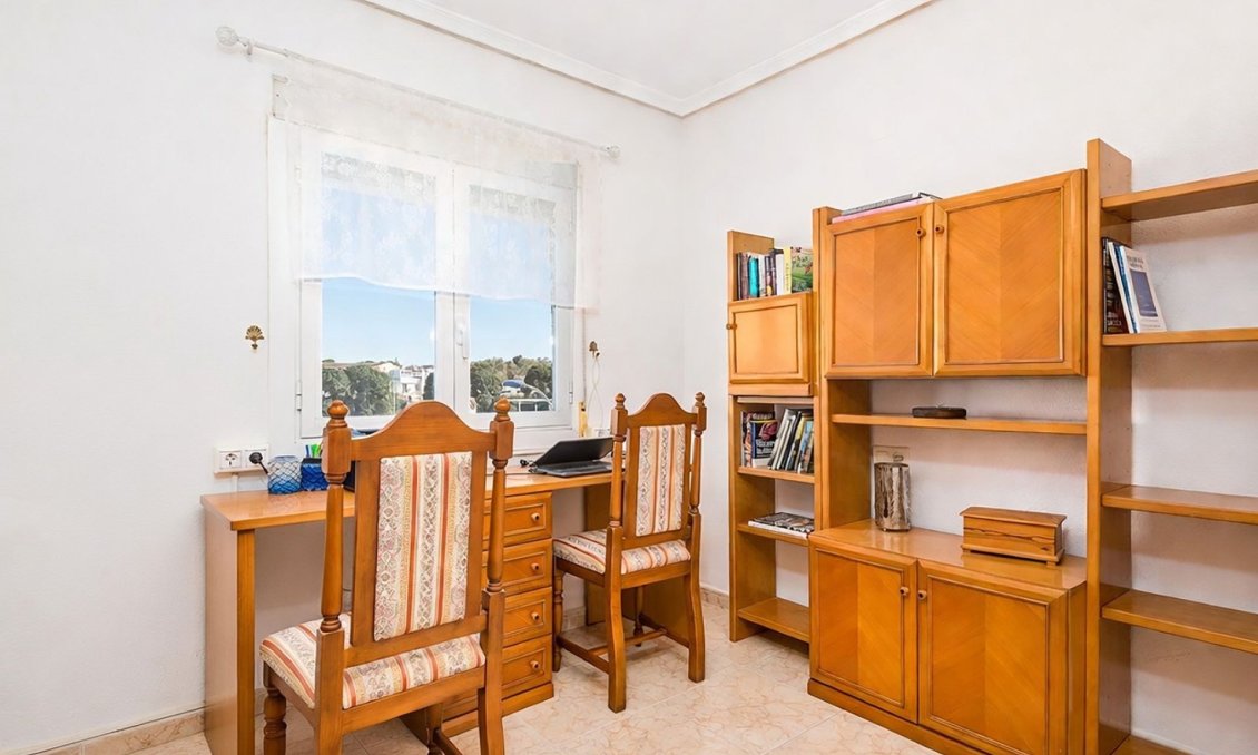 Használt Ingatlanok - Villa -
Torrevieja - Costa Blanca