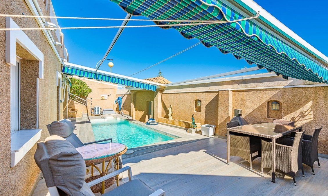 Használt Ingatlanok - Villa -
Torrevieja - Costa Blanca