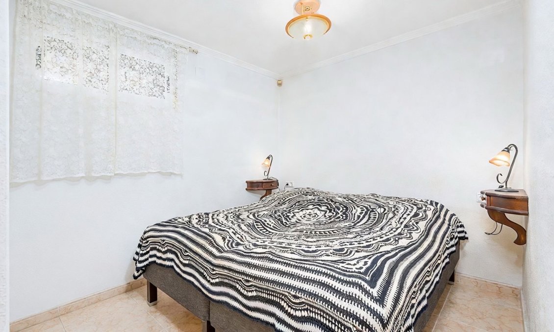 Használt Ingatlanok - Villa -
Torrevieja - Costa Blanca