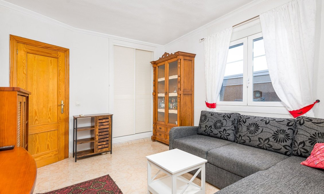 Használt Ingatlanok - Villa -
Torrevieja - Costa Blanca