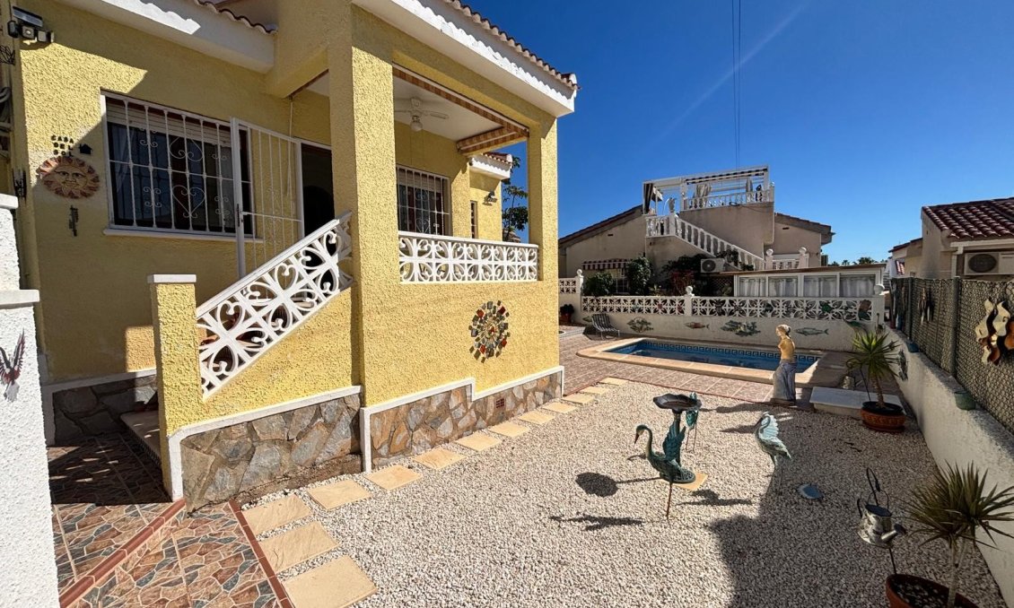 Használt Ingatlanok - Villa -
Ciudad Quesada - Costa Blanca