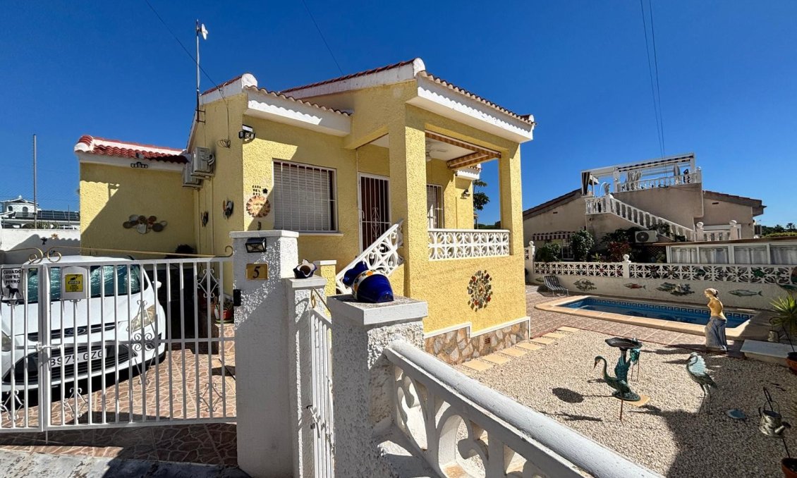 Használt Ingatlanok - Villa -
Ciudad Quesada - Costa Blanca