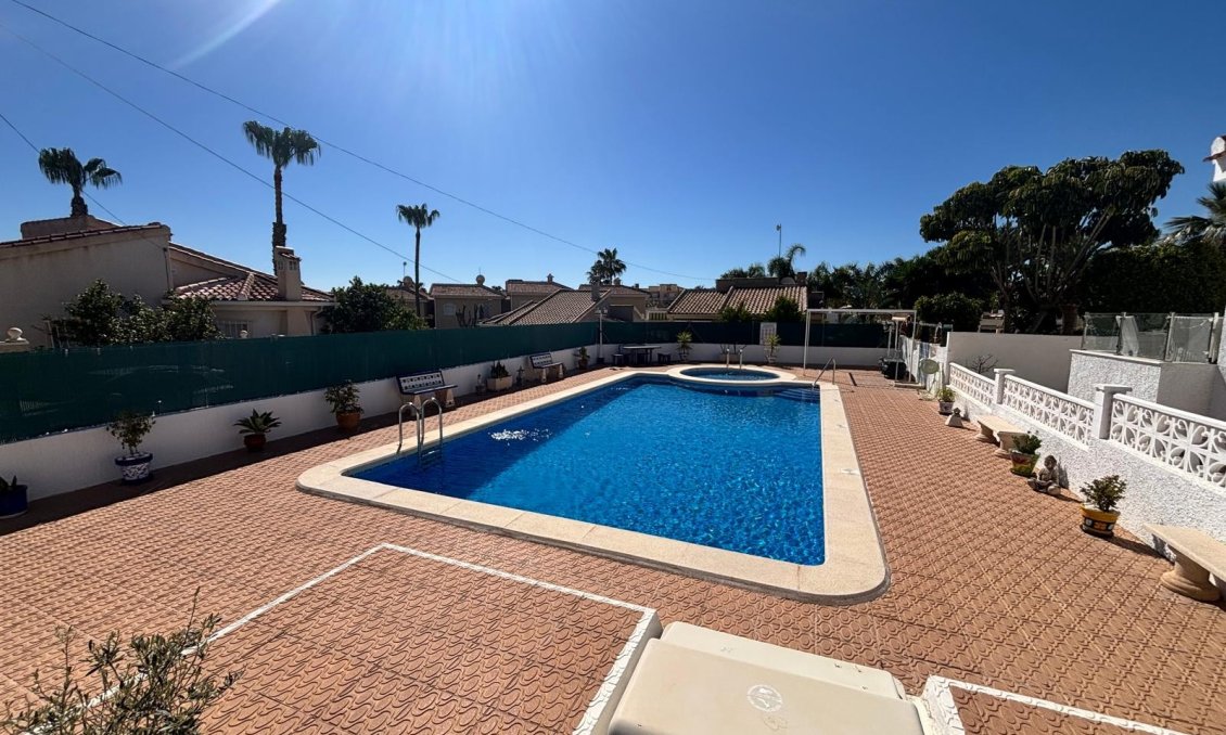 Használt Ingatlanok - Villa -
Ciudad Quesada - Costa Blanca