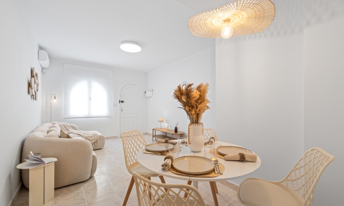 Resale - Town House -
La Florida - Inland