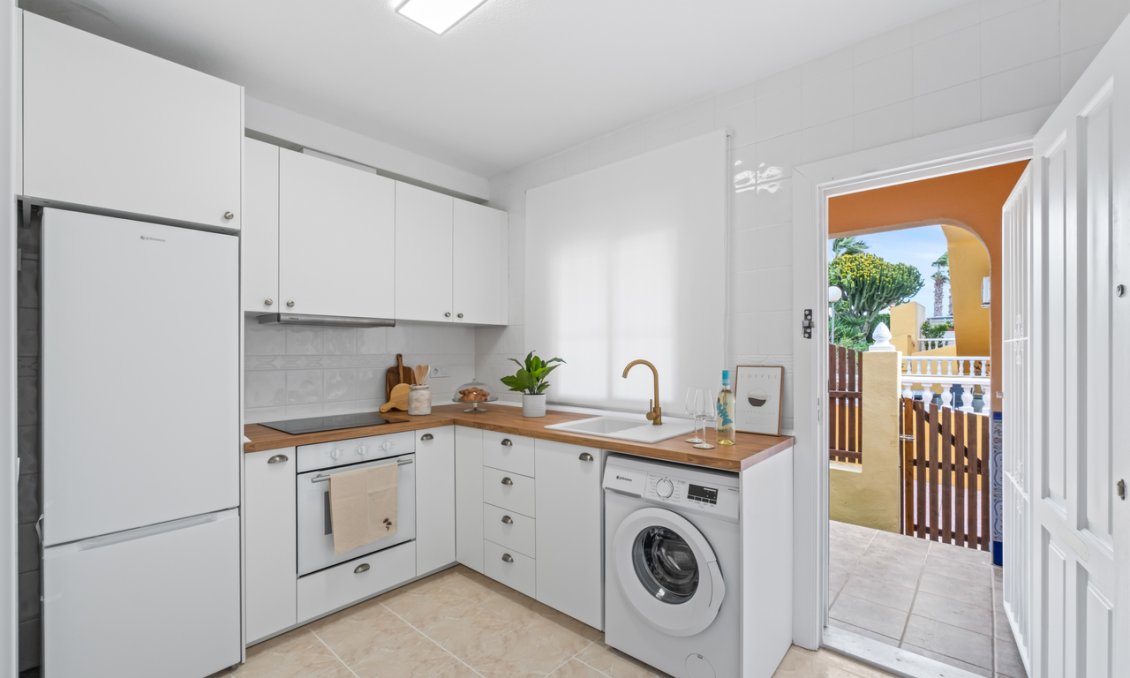 Resale - Town House -
La Florida - Inland