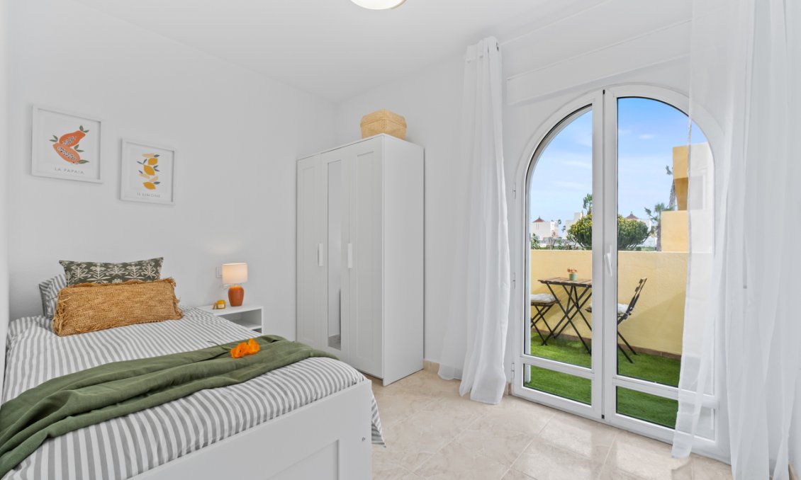 Resale - Town House -
La Florida - Inland