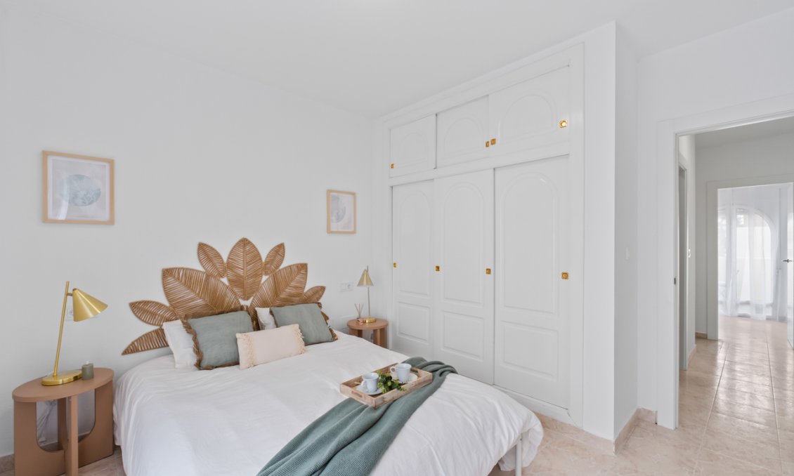 Resale - Town House -
La Florida - Inland