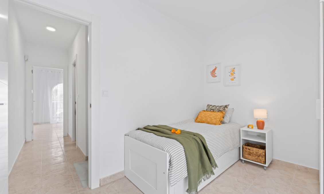 Resale - Town House -
La Florida - Inland