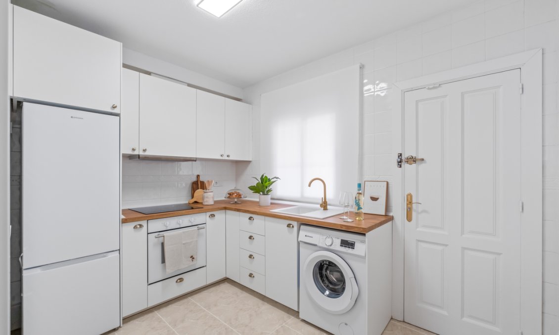 Resale - Town House -
La Florida - Inland