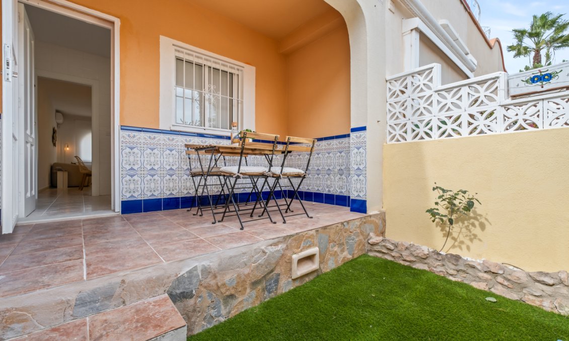 Resale - Town House -
La Florida - Inland