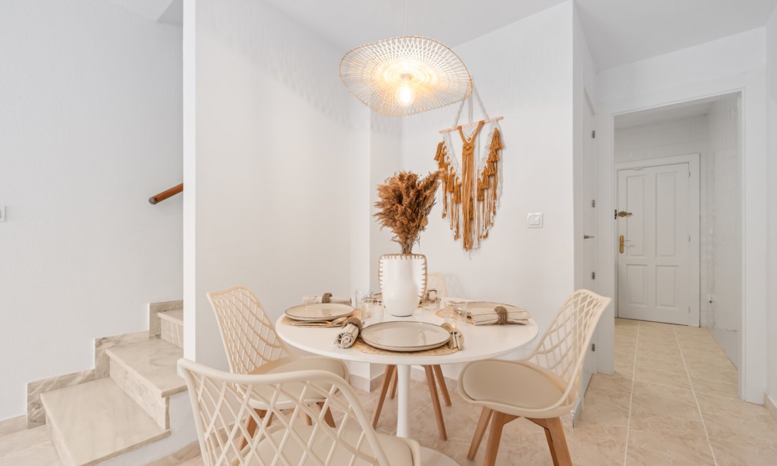 Használt Ingatlanok - Sorház -
La Florida - Inland