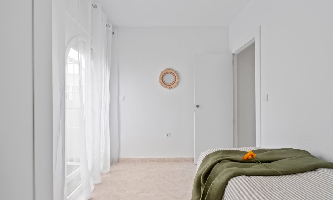 Használt Ingatlanok - Sorház -
La Florida - Inland