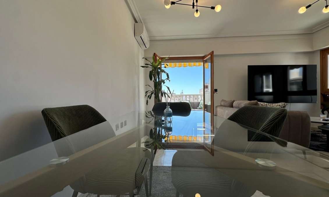 Revente - Appartement -
Torrevieja - Centro