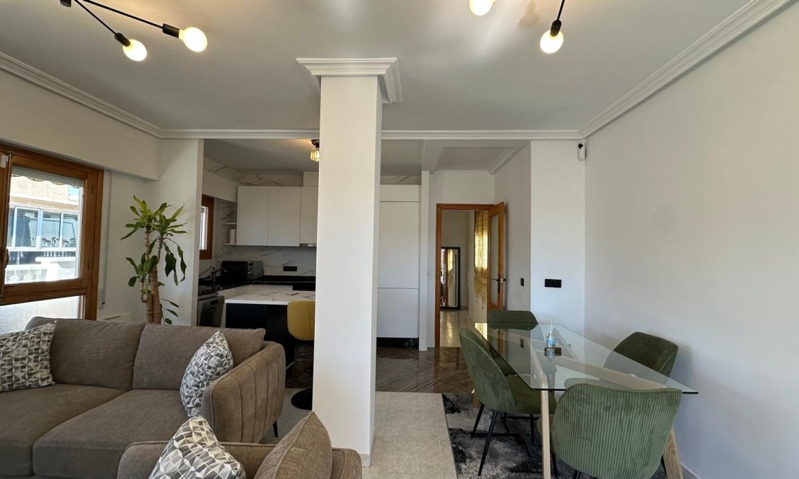 Revente - Appartement -
Torrevieja - Centro