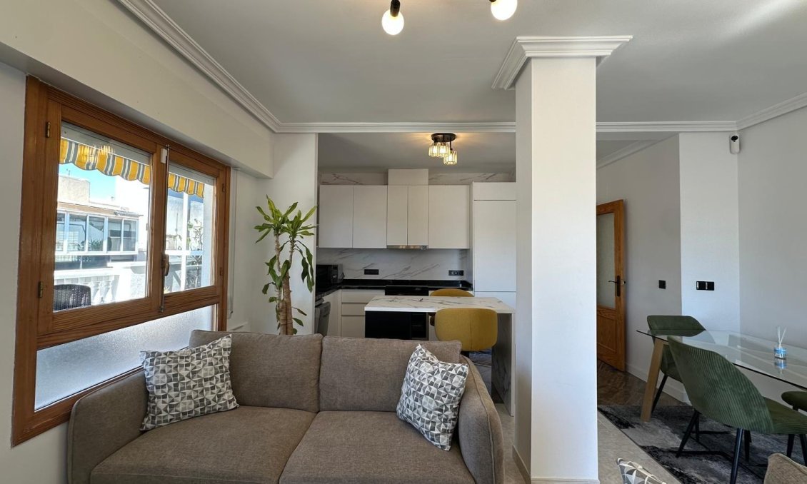 Revente - Appartement -
Torrevieja - Centro