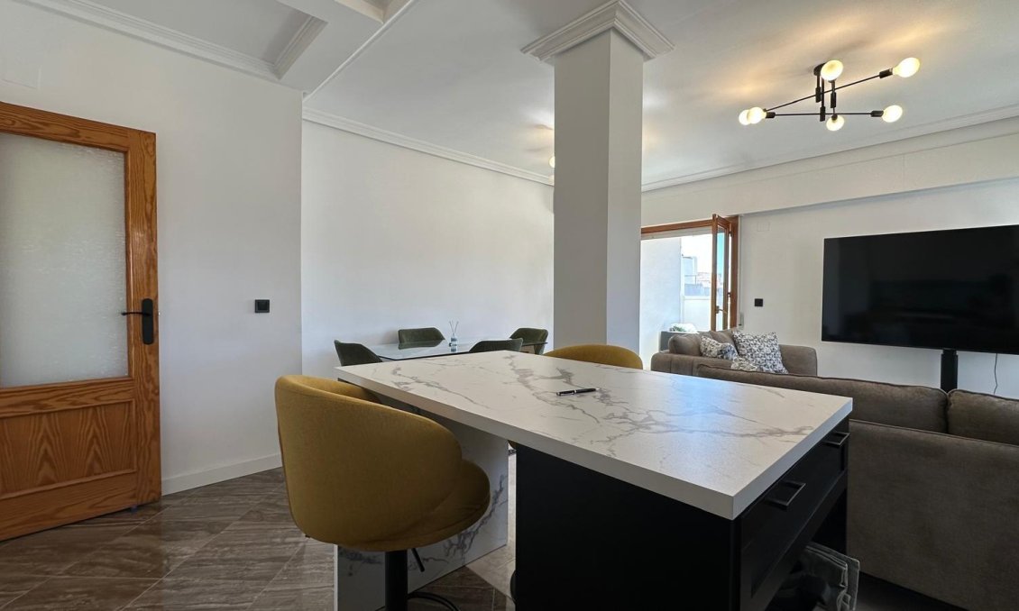 Revente - Appartement -
Torrevieja - Centro