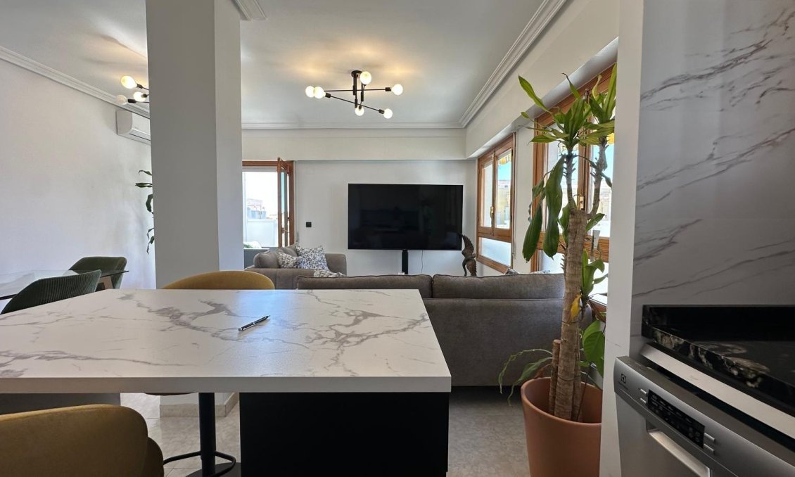 Revente - Appartement -
Torrevieja - Centro