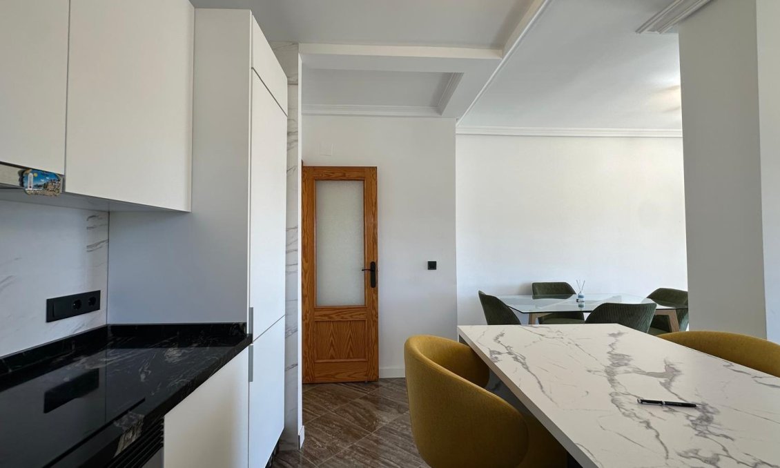 Revente - Appartement -
Torrevieja - Centro