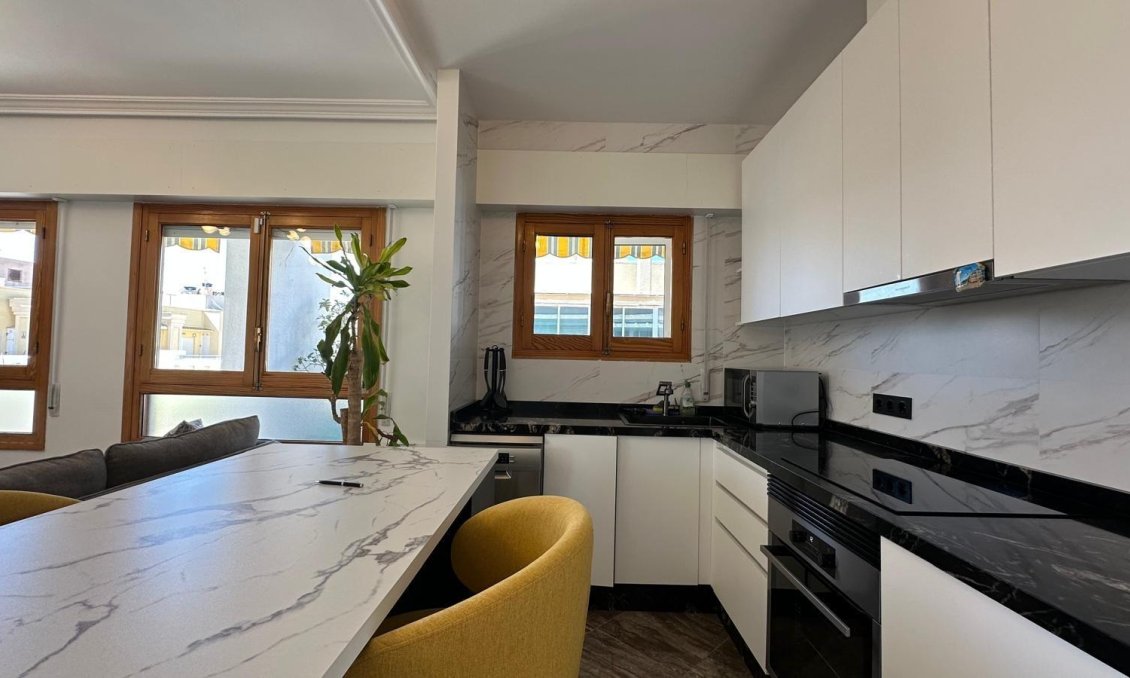 Revente - Appartement -
Torrevieja - Centro