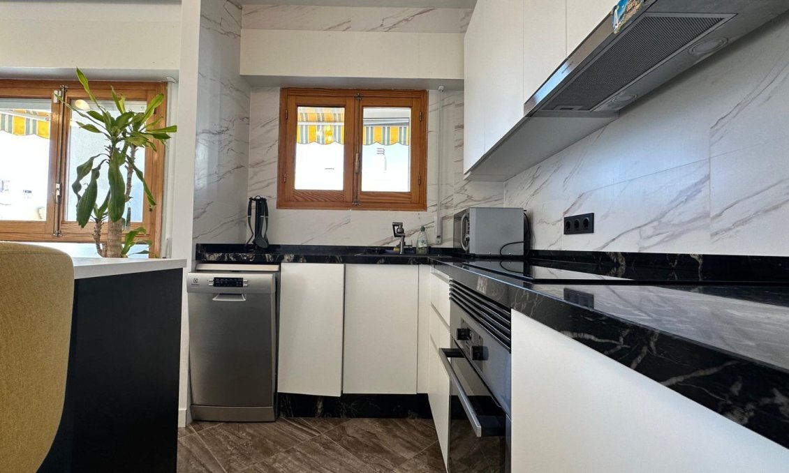 Revente - Appartement -
Torrevieja - Centro