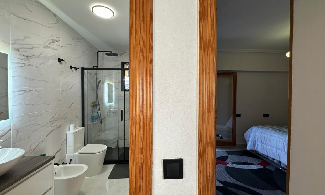 Revente - Appartement -
Torrevieja - Centro