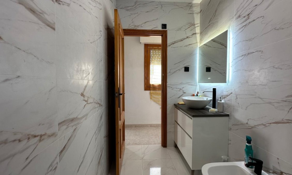 Revente - Appartement -
Torrevieja - Centro