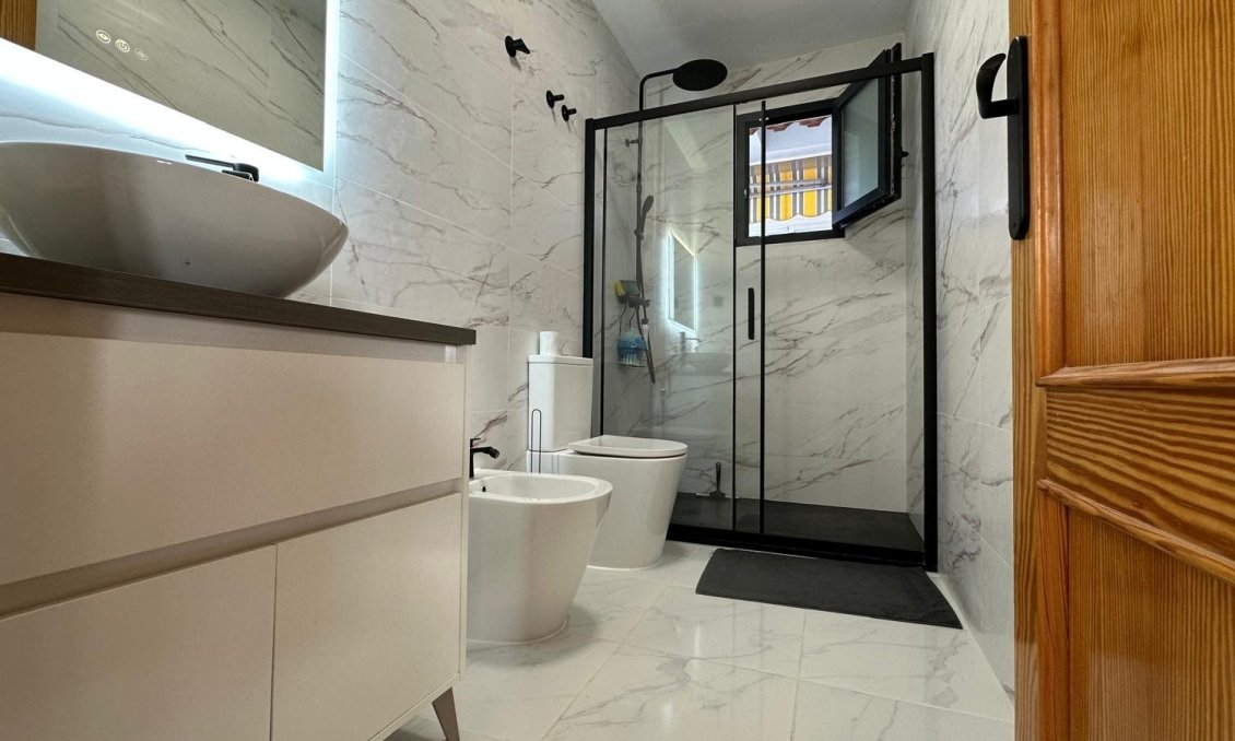 Revente - Appartement -
Torrevieja - Centro