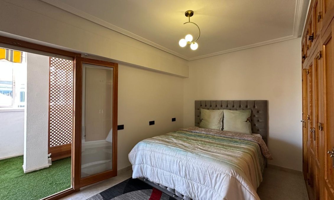 Revente - Appartement -
Torrevieja - Centro